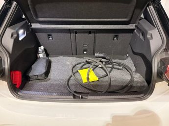 VOLKSWAGEN ID.3 Pro 58kWh Family Hatchback 5dr Electric Auto (145 ps)