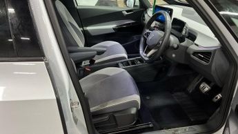 VOLKSWAGEN ID.3 Pro 58kWh Family Hatchback 5dr Electric Auto (145 ps)