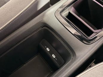 VOLKSWAGEN ID.3 Pro 58kWh Family Hatchback 5dr Electric Auto (145 ps)