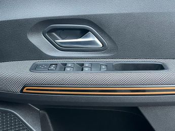 DACIA SANDERO STEPWAY 1.0 TCe Comfort Hatchback 5dr Petrol CVT Euro 6 (s/s) (90 ps)