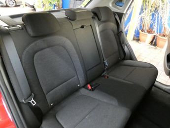 HYUNDAI KONA 64kWh Premium SUV 5dr Electric Auto (10.5kW Charger) (204 ps)