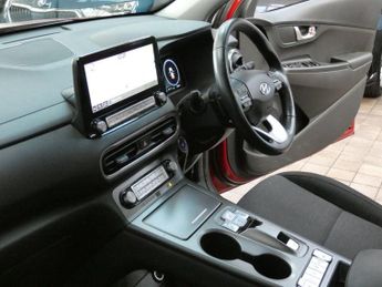 HYUNDAI KONA 64kWh Premium SUV 5dr Electric Auto (10.5kW Charger) (204 ps)