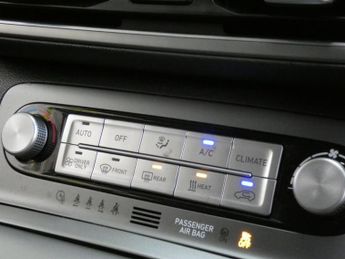 HYUNDAI KONA 64kWh Premium SUV 5dr Electric Auto (10.5kW Charger) (204 ps)