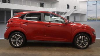 HYUNDAI KONA 64kWh Premium SUV 5dr Electric Auto (10.5kW Charger) (204 ps)