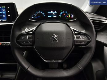 PEUGEOT E-2008 50kWh Active Premium SUV 5dr Electric Auto (136 ps)