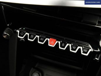 PEUGEOT E-2008 50kWh Active Premium SUV 5dr Electric Auto (136 ps)