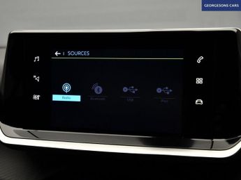 PEUGEOT E-2008 50kWh Active Premium SUV 5dr Electric Auto (136 ps)