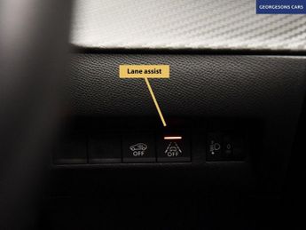 PEUGEOT E-2008 50kWh Active Premium SUV 5dr Electric Auto (136 ps)