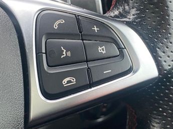 MERCEDES-BENZ GLA 1.6 GLA200 AMG Line Edition (Plus) SUV 5dr Petrol 7G-DCT Euro 6 