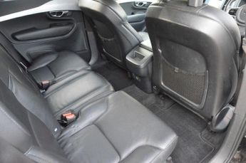 VOLVO XC90 2.0 D5 PowerPulse Momentum Pro SUV 5dr Diesel Auto 4WD Euro 6 (s