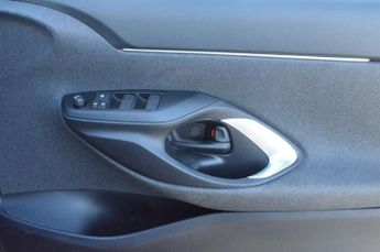 TOYOTA YARIS CROSS 1.5 VVT-h Design SUV 5dr Petrol Hybrid E-CVT Euro 6 (s/s) (116 p