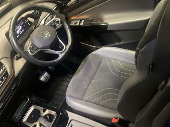 VOLKSWAGEN ID.4 Pure 52kWh Life SUV 5dr Electric Auto (148 ps)