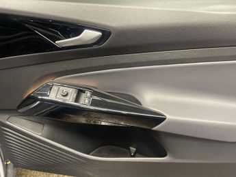 VOLKSWAGEN ID.4 Pure 52kWh Life SUV 5dr Electric Auto (148 ps)