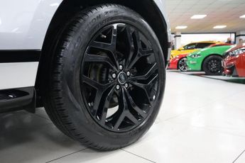 LAND ROVER RANGE ROVER EVOQUE 2.0 D180 R-Dynamic SE SUV 5dr Diesel Auto 4WD Euro 6 (s/s) (180 