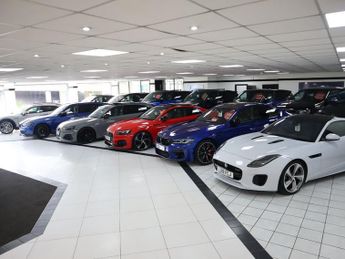 LAND ROVER RANGE ROVER EVOQUE 2.0 D180 R-Dynamic SE SUV 5dr Diesel Auto 4WD Euro 6 (s/s) (180 