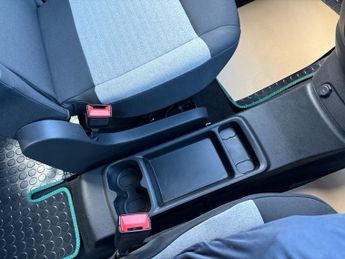 CITROEN E-BERLINGO 52kWh PLUS XL MPV 5dr Electric Auto (7.4kW Charger) (136 ps)