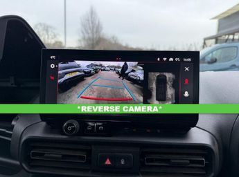 VAUXHALL Combo Life Electric 52kWh Design XL MPV 5dr Electric Auto (7.4kW Charger) (136 ps)