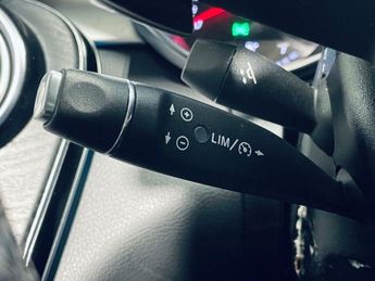 MERCEDES-BENZ GLC 2.1 GLC250d AMG Line (Premium) Coupe 5dr Diesel G-Tronic 4MATIC 