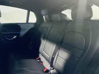 MERCEDES-BENZ GLC 2.1 GLC250d AMG Line (Premium) Coupe 5dr Diesel G-Tronic 4MATIC 