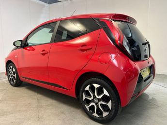 TOYOTA AYGO 1.0 VVT-i x-trend Hatchback 5dr Petrol x-shift Euro 6 (Safety Se