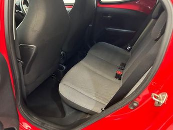 TOYOTA AYGO 1.0 VVT-i x-trend Hatchback 5dr Petrol x-shift Euro 6 (Safety Se