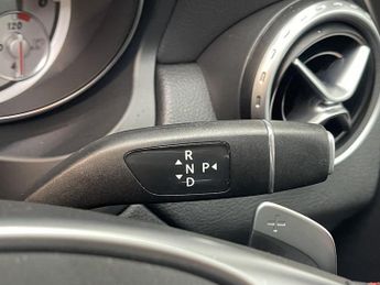 MERCEDES-BENZ GLA 2.1 GLA220d AMG Line (Premium Plus) SUV 5dr Diesel 7G-DCT 4MATIC