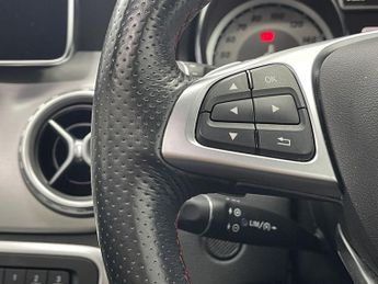 MERCEDES-BENZ GLA 2.1 GLA220d AMG Line (Premium Plus) SUV 5dr Diesel 7G-DCT 4MATIC