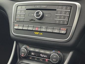 MERCEDES-BENZ GLA 2.1 GLA220d AMG Line (Premium Plus) SUV 5dr Diesel 7G-DCT 4MATIC