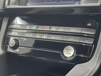 JAGUAR F-PACE 3.0 V6 S SUV 5dr Petrol Auto AWD Euro 6 (s/s) (380 ps)