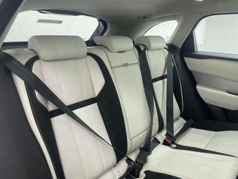 LAND ROVER RANGE ROVER VELAR 3.0 SD6 V6 R-Dynamic SE SUV 5dr Diesel Auto 4WD Euro 6 (s/s) (30