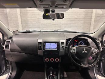 MITSUBISHI OUTLANDER 2.2 DI-D GX4 SUV 5dr Diesel SST 4WD Euro 5 (154 ps)