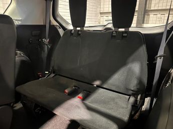 MITSUBISHI OUTLANDER 2.2 DI-D GX4 SUV 5dr Diesel SST 4WD Euro 5 (154 ps)