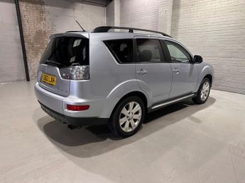 MITSUBISHI OUTLANDER 2.2 DI-D GX4 SUV 5dr Diesel SST 4WD Euro 5 (154 ps)