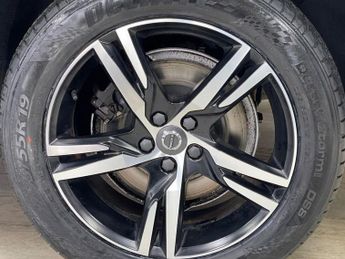 VOLVO XC60 2.0 D4 R-Design SUV 5dr Diesel Auto AWD Euro 6 (s/s) (190 ps)