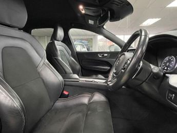 VOLVO XC60 2.0 D4 R-Design SUV 5dr Diesel Auto AWD Euro 6 (s/s) (190 ps)