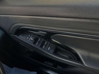 LAND ROVER RANGE ROVER EVOQUE 2.0 D180 R-Dynamic HSE SUV 5dr Diesel Auto 4WD Euro 6 (s/s) (180