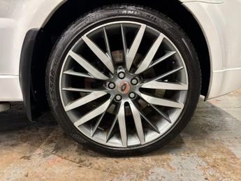 LAND ROVER RANGE ROVER SPORT 3.0 SD V6 Autobiography Sport SUV 5 Door Diesel Automatic White 