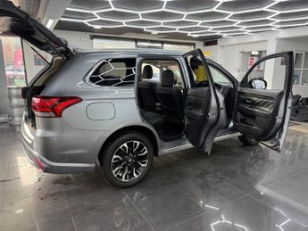 MITSUBISHI OUTLANDER 2.0h 12kWh Juro SUV 5dr Petrol Plug-in Hybrid CVT 4WD Euro 6 (s/