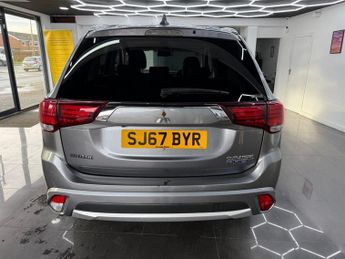 MITSUBISHI OUTLANDER 2.0h 12kWh Juro SUV 5dr Petrol Plug-in Hybrid CVT 4WD Euro 6 (s/