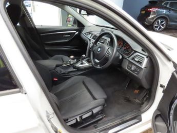 BMW 3 SERIES 2.0 330e 7.6kWh Sport Saloon 4dr Petrol Plug-in Hybrid Auto Euro