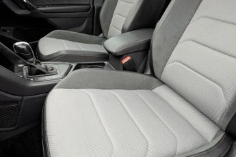 VOLKSWAGEN TIGUAN 1.5 TSI EVO R-Line SUV 5dr Petrol DSG Euro 6 (s/s) (150 ps)