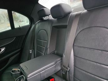 MERCEDES-BENZ C-CLASS 2.1 C220d AMG Line Saloon 4dr Diesel G-Tronic+ Euro 6 (s/s) (170