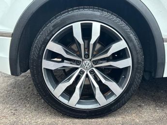 VOLKSWAGEN TIGUAN 2.0 TDI R-Line SUV 5dr Diesel DSG 4Motion Euro 6 (s/s) (150 ps)