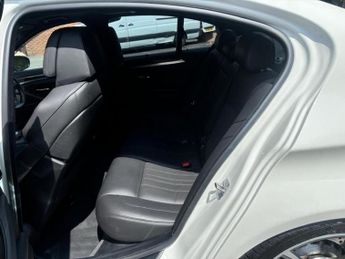 BMW M5 5.0 V8 Saloon 4dr Petrol SMG Euro 4 (507 ps)