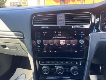 VOLKSWAGEN GOLF 2.0 TSI R Hatchback 5dr Petrol DSG 4Motion Euro 6 (s/s) (300 ps)