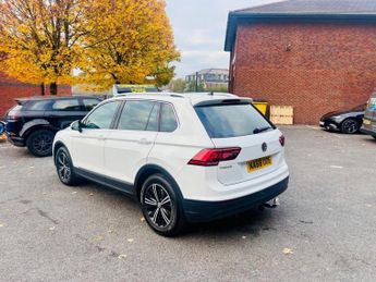 VOLKSWAGEN TIGUAN 2.0 TDI SE Navigation SUV 5dr Diesel DSG Euro 6 (s/s) (150 ps)