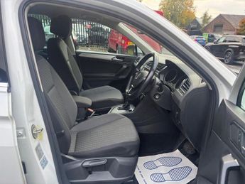 VOLKSWAGEN TIGUAN 2.0 TDI SE Navigation SUV 5dr Diesel DSG Euro 6 (s/s) (150 ps)