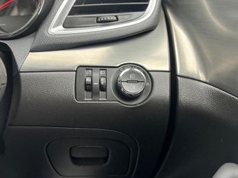 VAUXHALL MOKKA 1.4i Turbo SE SUV 5dr Petrol Auto 2WD Euro 6 (140 ps)