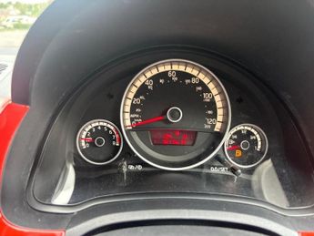 VOLKSWAGEN UP! Hatchback 1.0 High up! (2014/14)