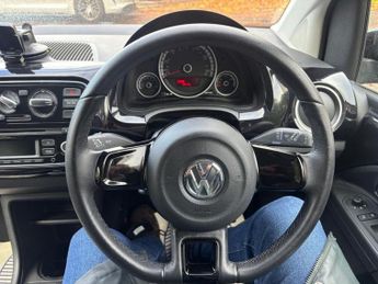 VOLKSWAGEN UP Hatchback 1.0 High up! (2012/62)